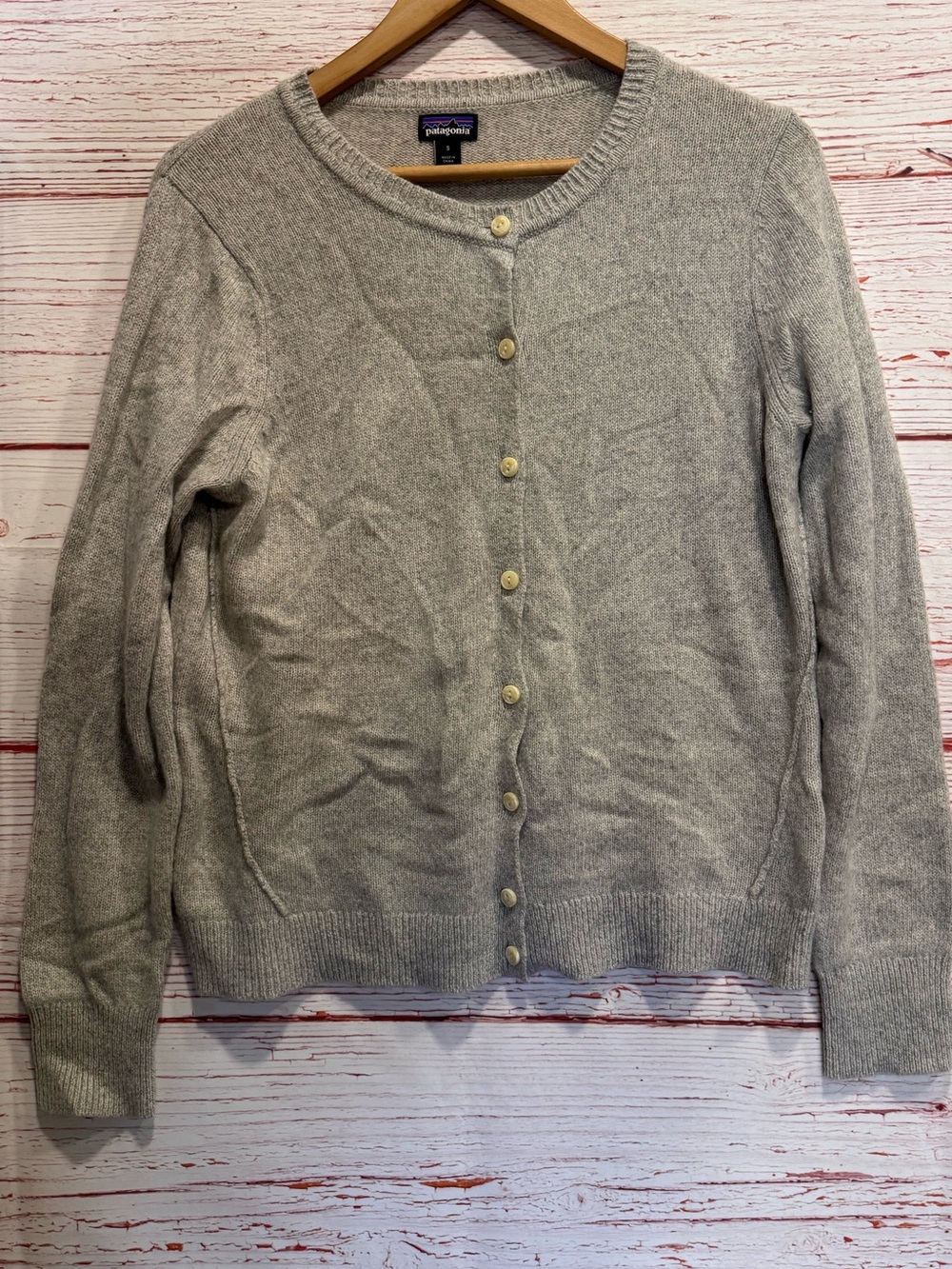 Patagonia Recycled Cashmere Cardigan in Birch White Sz S - Picture 3 of 8